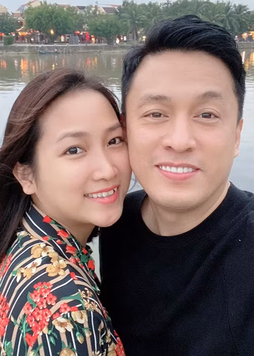 Trong gia đình, Yến Phương dạy con rất nghiêm khắc, còn Lam Trường lại rất yêu chiều con. Hai vợ chồng Lam Trường có kế hoạch sinh thêm con vào năm 2022 để hợp tuổi nam ca sĩ.