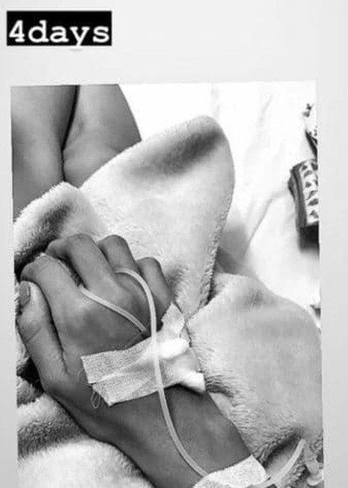 Trên trang cá nhân, Khả Ngân đăng tải một số hình ảnh tay gầy gò, cắm kim truyền.