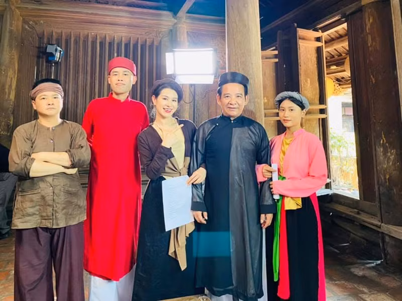 Trước mùa dịch, Hiệp Gà diễn sân khấu, đóng phim hài.