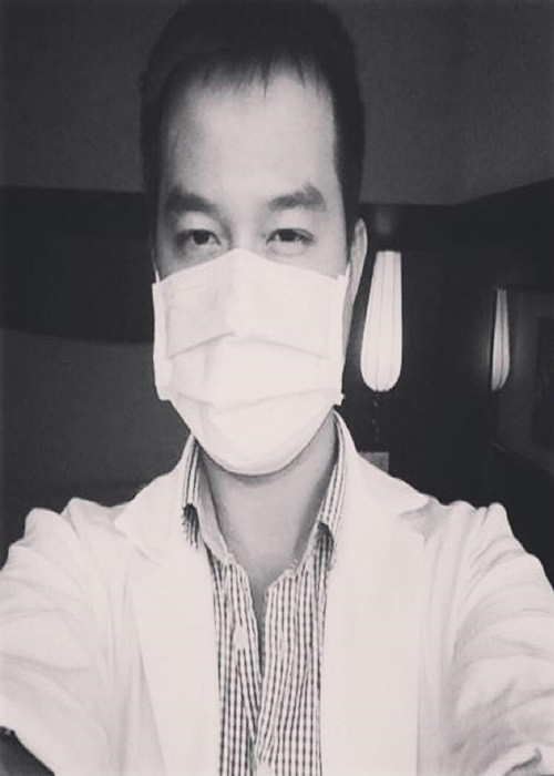 Bảo Nhân cho biết, cái duyên nghệ thuật tự tìm đến anh. Năm 2009, có người ở đoàn làm phim “Nhìn ra biển cả” của đạo diễn Hồng Ngát đến khám bệnh và mời anh đi thử vai. Sau đó, Bảo Nhân được chọn vai thứ chính.