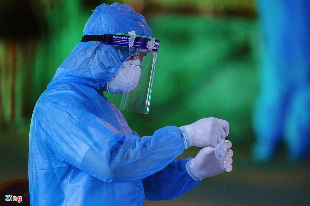 Ngoài 3 bệnh nhân trên, Nhà thuốc Đức Tâm còn có thêm một trường hợp nghi ngờ, đang chờ kết quả xét nghiệm. CDC Hà Nội đang phối hợp với Trung tâm Y tế quận Đống Đa điều tra, truy vết.