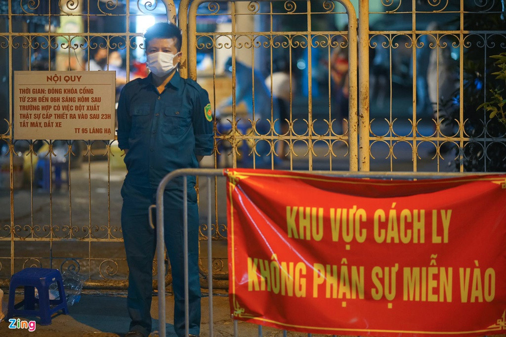 Hiện nay, cơ quan chức năng chưa rõ nguồn lây của 3 nhân viên Nhà thuốc Đức Tâm. Trong ngày 19/7, Hà Nội đã ghi nhận 41 ca dương tính với SARS-CoV-2.