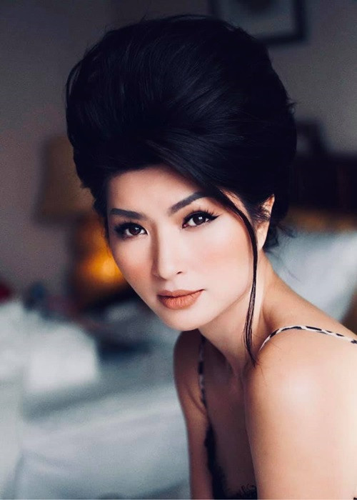 Hồng Nhung chủ động chia tay doanh nhân Minh Quân vì không còn tình yêu. Cả hai còn không thể làm bạn. Trái với doanh nhân Minh Quân, kỹ sư Quý Nguyễn - chồng cũ của Hồng Nhung vẫn coi nữ ca sĩ là bạn, quan tâm đến con chung.