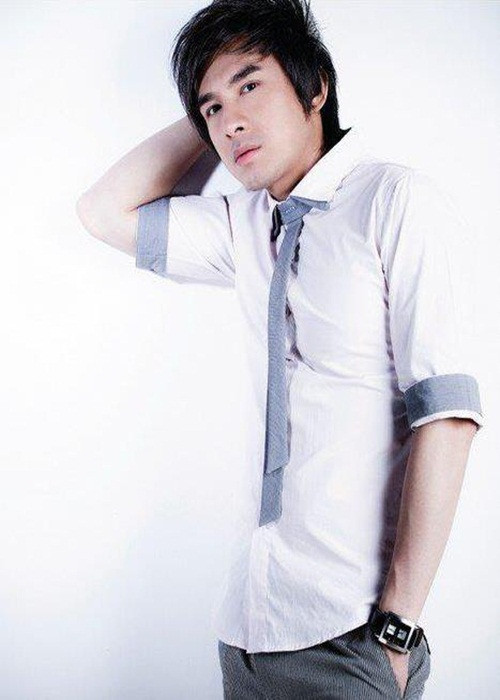 Đan Trường khá kín tiếng về đời tư. Trong cuộc phỏng vấn với Ngôi sao năm 2009, nam ca sĩ cho biết, anh năm 16 tuổi, anh có mối tình đầu tiên. Đó là một cô gái lúc nào cũng đi theo Đan Trường, nhiều khi nắm tay anh trong khi anh chưa biết tình yêu là gì.