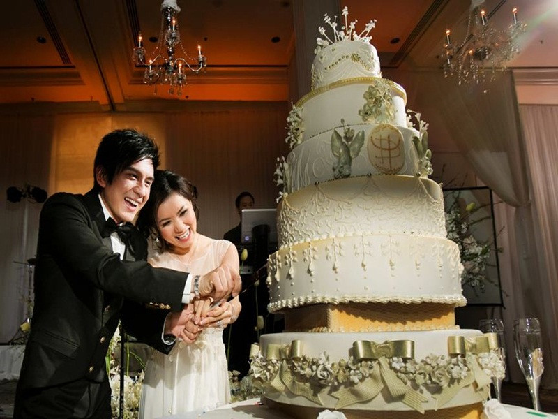 Ca sĩ Đan Trường kết hôn với doanh nhân Thủy Tiên vào năm 2013. Cả hai lần đầu gặp nhau vào năm 2005, đến năm 2010 mới chính thức hẹn hò. Mới đây, Đan Trường và Thủy Tiên ly hôn.