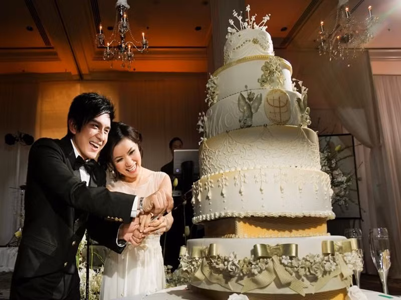 Soi tinh duyen nhieu thi phi cua ca si Dan Truong