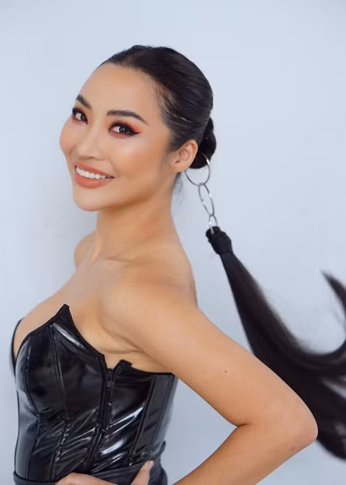 Năm 2019, Kiko Chan có vai diễn điện ảnh đầu tay khi đóng phim “Sắc đẹp dối trá” của Hương Giang.