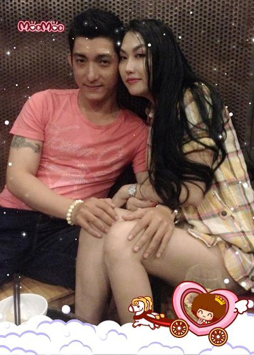 Tháng 2/2017, Bảo Duy công khai thông tin ly hôn Phi Thanh Vân. Sau lời tố Phi Thanh Vân thay lòng đổi dạ, Bảo Duy trở thành tâm điểm của dư luận khi bị chính vợ cũ tung bằng chứng anh đập phá đồ đạc, dọa đốt nhà để đòi con trai. Phi Thanh Vân còn tố chồng cũ ăn bám và cố tình nợ 60 triệu không chịu trả.