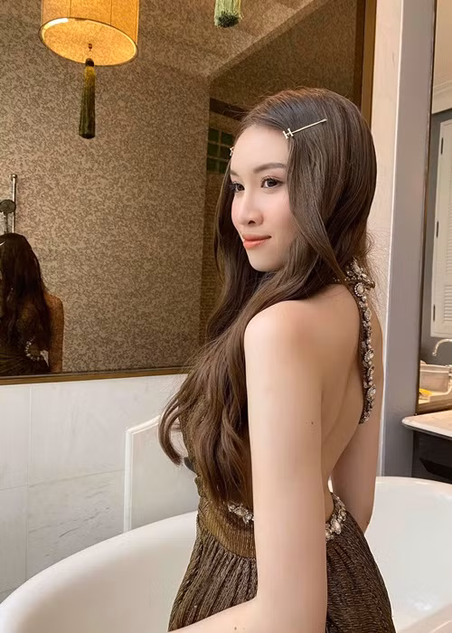 Ngoài vóc dáng, Thanh Huyền còn được Khắc Tiệp khen về khả năng làm MC lẫn tính cách.