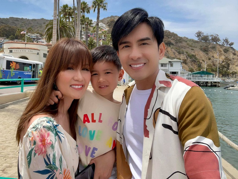 Anh Bo dành nhiều thời gian cho gia đình. Khoảng giữa tháng 6, anh đưa vợ con đi du lịch ở đảo Catalina.