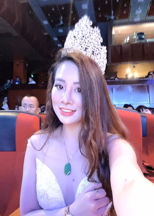 Người đẹp gốc Phú Thọ theo đuổi phong cách gợi cảm. Ảnh: Văn hóa doanh nhân