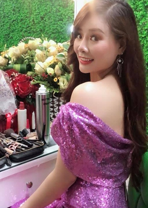 Cô ngày càng trẻ đẹp sau khi đoạt giải Á hậu 2 cuộc thi Hoa hậu Doanh nhân Quốc tế 2019.