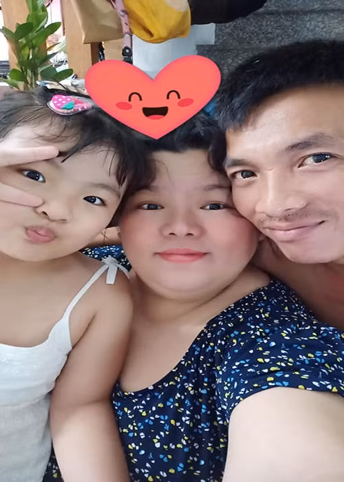 Sống xa Hiếu Nghĩa nên Tuyền Mập đi diễn tỉnh thì sẽ đưa chồng đi cùng để cả hai hâm nóng tình cảm. Ngoài ra, khi chồng rảnh, Tuyền Mập sẽ không nhận show để về thăm chồng.