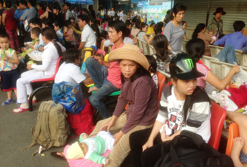 Trẻ nhỏ nàm, ngòi la liẹt o BV tù rạng sáng chò…bác sĩ-Hinh-12