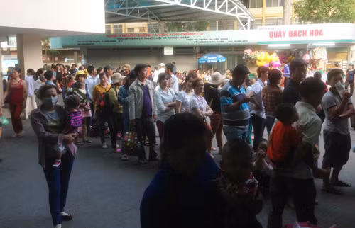 Trẻ nhỏ nàm, ngòi la liẹt o BV tù rạng sáng chò…bác sĩ-Hinh-5