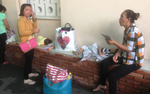 Trẻ nhỏ nàm, ngòi la liẹt o BV tù rạng sáng chò…bác sĩ-Hinh-8