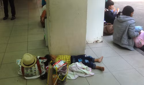 Trẻ nhỏ nàm, ngòi la liẹt o BV tù rạng sáng chò…bác sĩ-Hinh-13