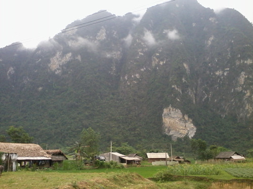 Bản Lùng Trang, nơi từng rộ phong trào lên núi tìm huyết hầu.