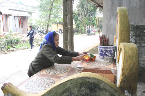 Người dân nơi đây coi cụ Đạt là Thành hoàng làng, thờ phụng rất trang nghiêm.