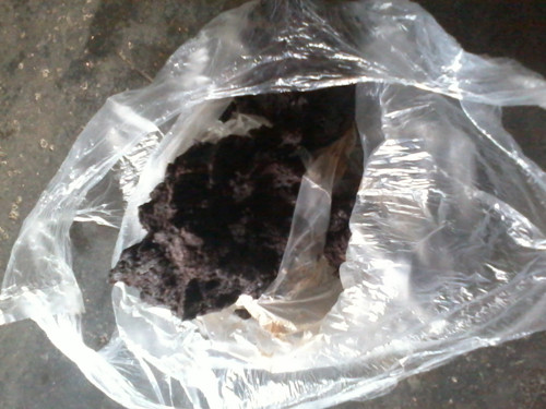 Một gói huyết hầu khô hiếm hoi còn sót lại.