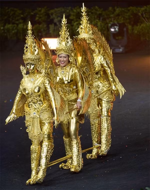 H'Hen Nie gay nao nhiet Miss Universe 2018 bang trang phuc 