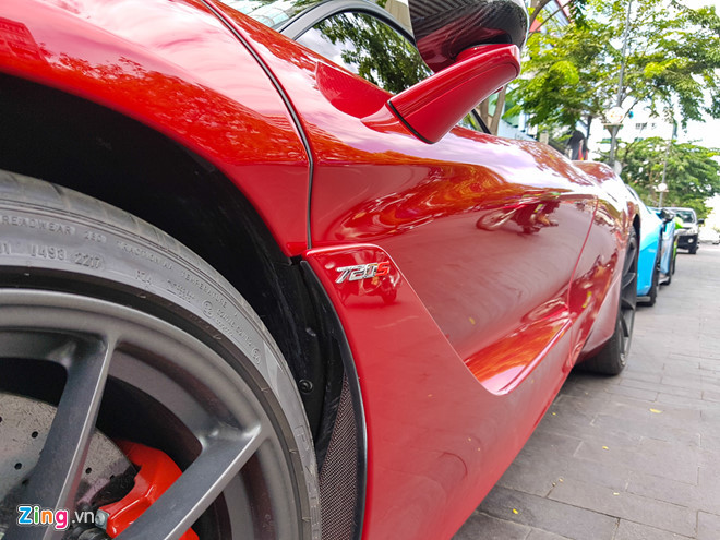 McLaren 720S là siêu xe thể thao Anh quốc, thuộc Super Series của McLaren. Mẫu xe này được giới thiệu tại Geneva Motor Show hồi tháng 5/2017 để thay thế cho dòng 650S. Tính tới thời điểm hiện tại, ở Việt Nam có ít nhất 3 chiếc 720S, 2 trong 3 chiếc đều đang cư trú ở Sài Gòn.