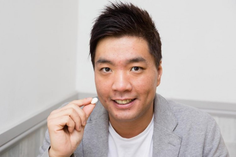 Nguoi dan ong tuyen bo khong can thuc an, chi nhai la bac ha va hit tho khong khi de song