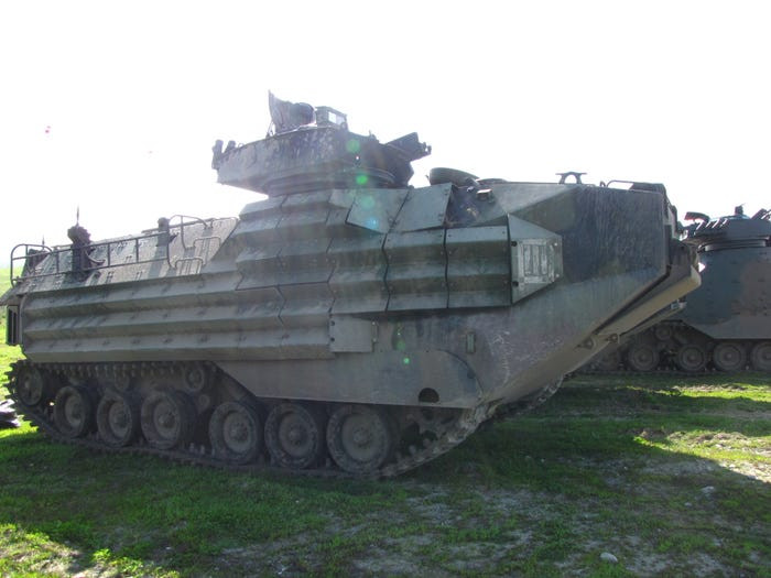 Trên lý thuyết, loại phương tiện chở quân có trọng lượng 30 tấn này có thể chở theo tối đa 21 lính kèm theo đầy đủ trang bị vũ khí. Nguồn ảnh: BI.