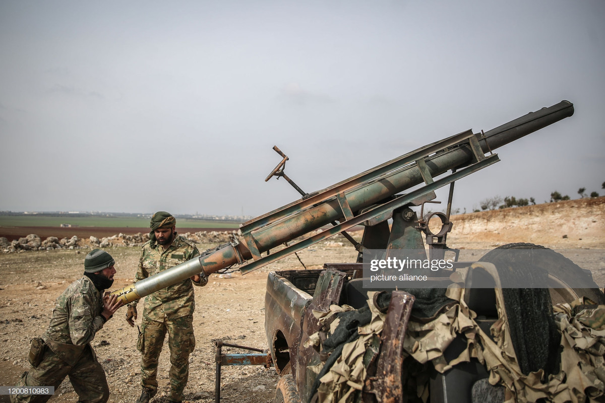 Trong cuộc tấn công này, lực lượng phiến quân đã sử dụng pháo phản lực phóng loạt cỡ lớn tự hành để khai hỏa. Nguồn ảnh: Gettyimg.