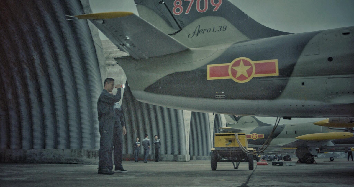 Được chế tạo bở Tiệp Khắc từ những năm 60 của thế kỷ trước, tới nay, hầu hết những chiếc L-39 được chúng ta sử dụng trong biên chế đều đã rất "già". Thậm chí, quê hương của những chiếc L-39 là Tiệp Khắc tới nay cũng đã tan rã, không còn tồn tại trên bản đồ thế giới. Nguồn ảnh: Lee Ann Quann.