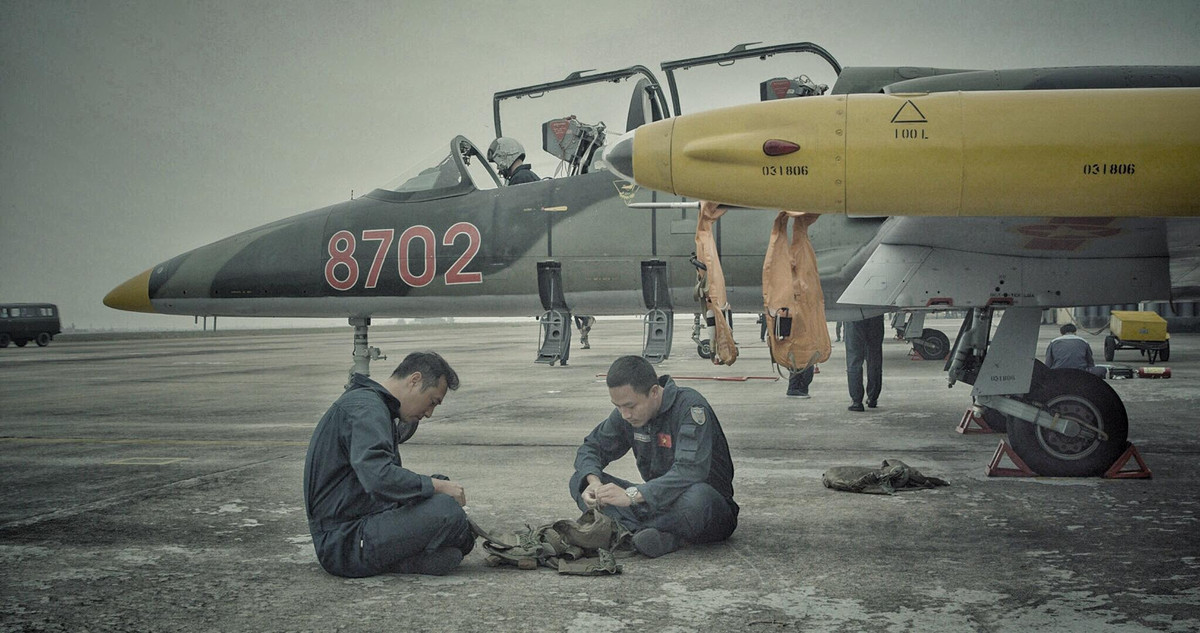 Sau khi huấn luyện thành thạo với loại máy bay sử dụng động cơ cánh quạt là Iak-52, các phi công học viên sẽ được bước vào thử thách mới - chinh phục bầu trời bằng đôi cánh phản lực L-39. Nguồn ảnh: Lee Ann Quann.