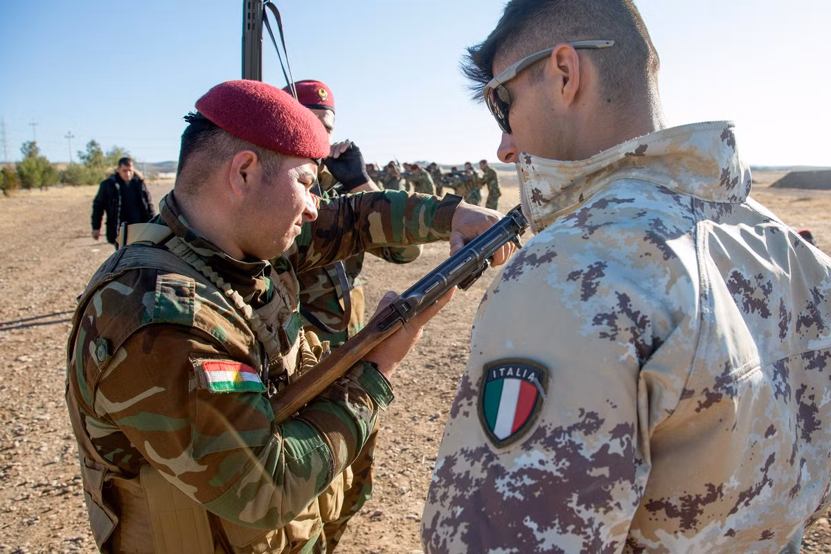 Đứng ở vị trí 12 là Quân đội Italia, quốc gia nằm ở bờ Địa Trung Hải này có quân số thường trực vào khoảng 175.000 lính kèm theo đó là 182.000 lính dự bị. Nguồn ảnh: Pinterest.