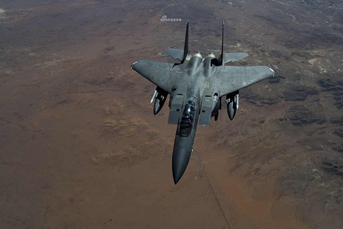 F-15 hiện tại là phiên bản chiến đấu cơ hạng nặng thế hệ bốn tốt bậc nhất của không quân Mỹ, trong đó các phiên bản F-15E được đánh giá là tốt nhất, hiện đại nhất của dòng F-15. Nguồn ảnh: Sina.