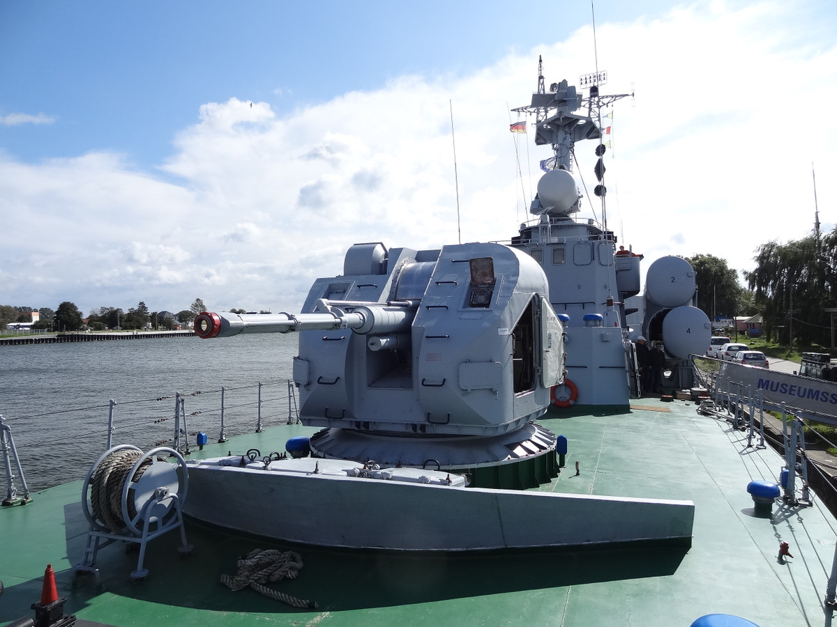 Khẩu pháo này có cỡ nòng 76,2mm và cũng được coi là một trong những khẩu pháo hạm phổ biến bậc nhất của Hải quân Nga hiện nay. Nguồn ảnh: Pinterest.