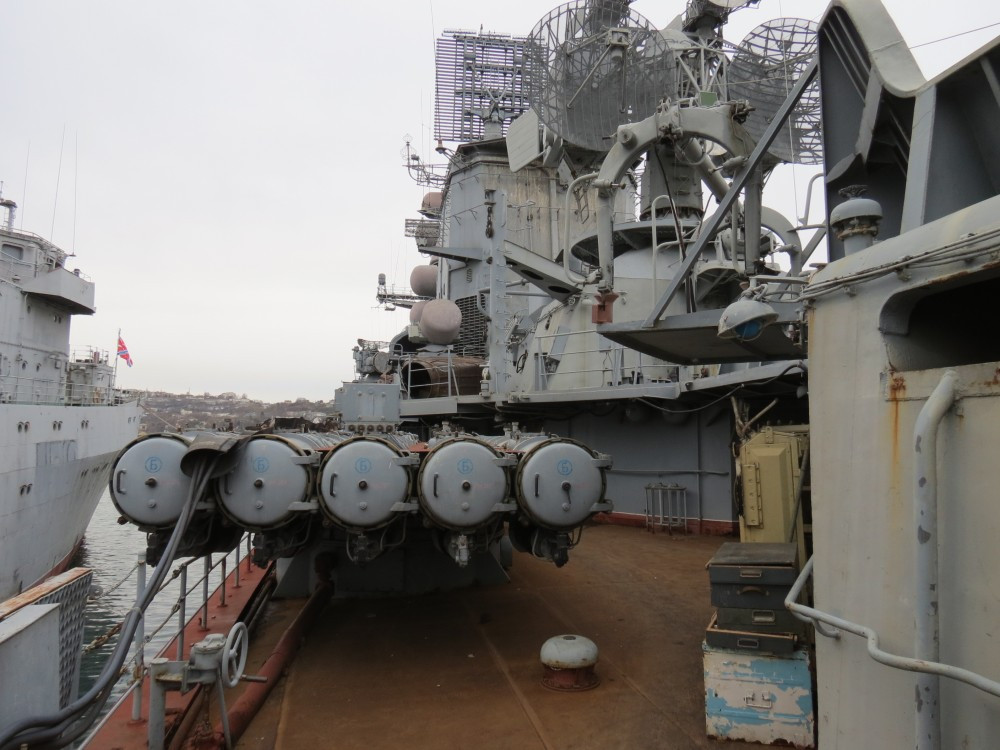 Tàu được trang bị hỏa lực bao gồm các tên lửa SS-N-14 chống ngầm, SA-N-3 đối không, SA-N-4 cùng với các khẩu pháo đa dụng 76mm loại AK-726. Nguồn ảnh: Livejournal.