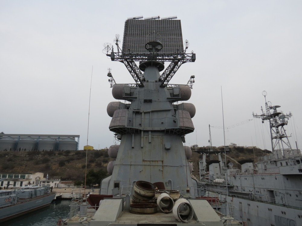 Tuy nhiên phải mãi tới tận 6 năm sau tàu Kerch mới được chính thức cho về hưu - một động thái khá khó hiểu của Hải quân Nga. Nguồn ảnh: Livejournal.