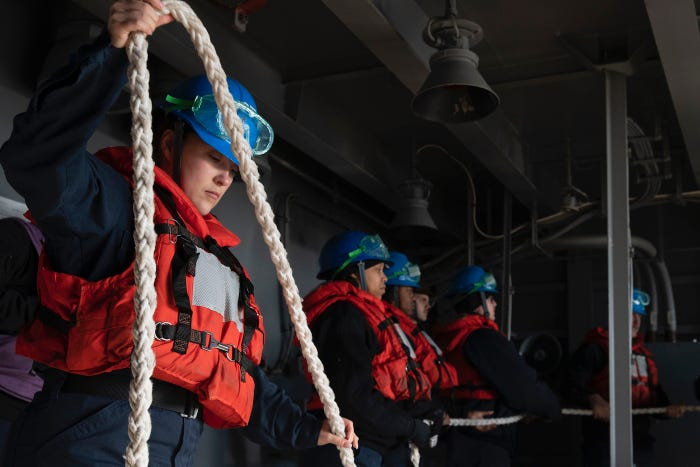 Mặc dù công nghệ đã tiến rất xa kể từ sau Chiến tranh Thế giới thứ hai tới nay, tuy nhiên kiểu tiếp nhiên liệu này vẫn được duy trì và không có gì thay đổi suốt hơn 70 năm qua. Nguồn ảnh: BI.