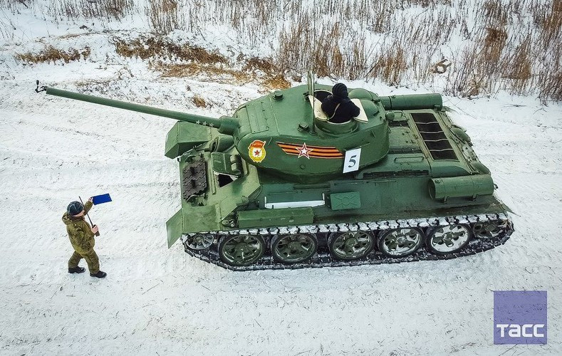 Những cỗ chiến xa này đã lăn bánh trên thao trường sau thời gian dài ở tình trạng "ngủ đông", có thể thấy rằng chúng vẫn còn nguyên năng lực tác chiến.