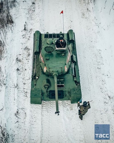 Ngoài ra còn có cáo buộc rằng nhiều chiếc T-62M chưa rõ nguồn gốc bất ngờ xuất hiện trong thành phần tác chiến của lực lượng ly khai miền Đông Ukraine.