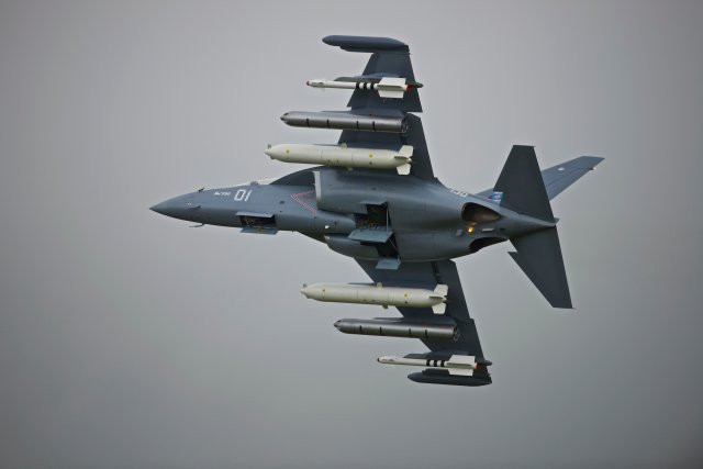 Hiện tại trong khu vực đang có Lào, Malaysia và Myanmar sử dụng Yak-130 trong biên chế. Sắp tới, Việt nam sẽ là quốc gia thứ tư ở Đông Nam Á sở hữu loại chiến đấu cơ/huấn luyện cơ này. Nguồn ảnh: Airliners.