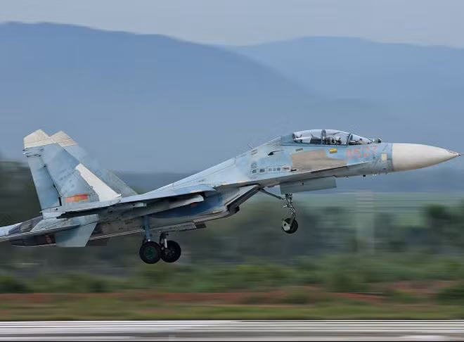 Với các loại máy bay hiện đại sau này, việc tìm đường dễ dàng và đơn giản hơn nhiều khi phi công có thể sử dụng radar kèm theo các thiết bị định vị vệ tinh để tự chỉnh lại đường bay trong mọi trường hợp. Nguồn ảnh: Jetphoto.