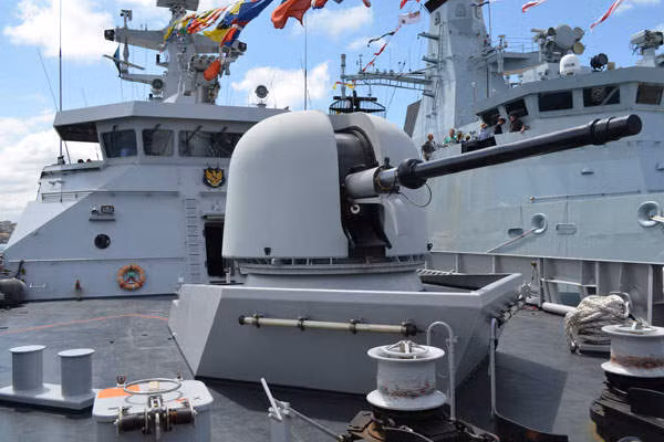 Do hoạt động tại nhiều quốc gia, Sigma sẽ được chỉnh sửa, cải biên thành nhiều phiên bản khác nhau để phù hợp với yêu cầu của từng khách hàng. Nguồn ảnh: Pinterest.