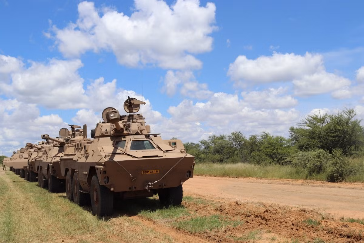 Tính tới thời điểm hiện tại, quân đội Nam Phi đang có trong biên chế 40.000 quân thường trực và khoảng hơn 12.000 quân dự bị. Nguồn ảnh: BMDPO.