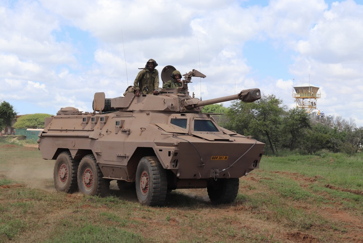 Nam Phi - một quốc gia giàu có và ổn định bậc nhất ở châu Phi có sức mạnh quân sự khiến nhiều người phải bất ngờ khi họ có thể tự cung tự cấp được nhiều loại vũ khí hiện đại. Nguồn ảnh: BMDPO.
