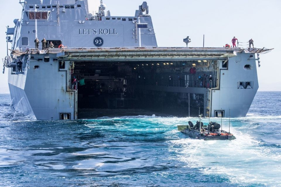 Giờ đây, quân đội Mỹ sẽ không cần phải sử dụng tới các loại tàu đổ bộ há mồm - thứ phương tiện vốn dĩ khá nguy hiểm cho các cuộc đổ bộ nhưng lại được sử dụng phổ biến trong quá khứ. Nguồn ảnh: Pinterest.