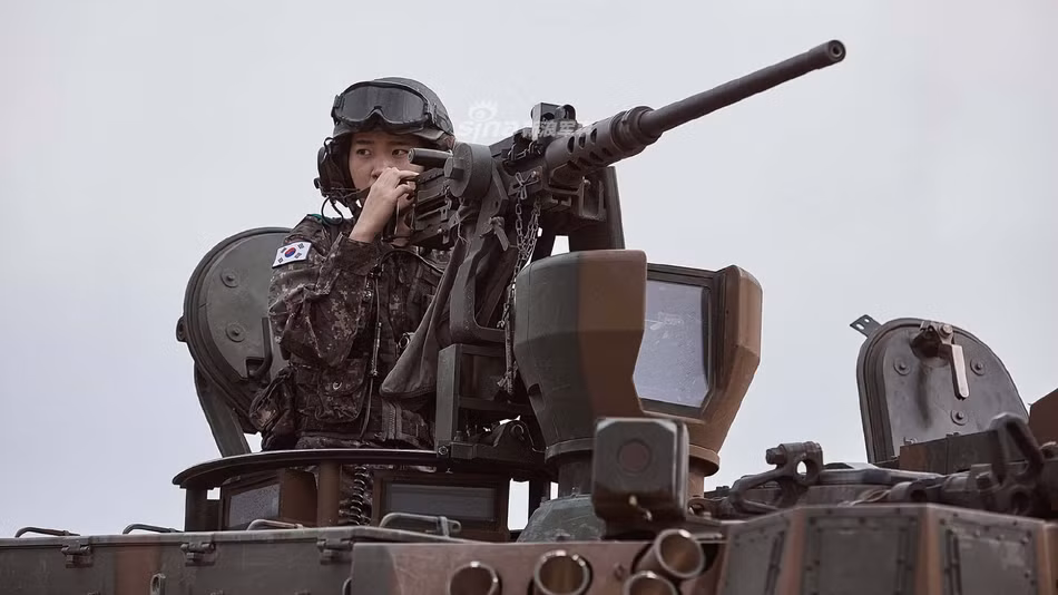 Mặc dù ở châu Âu, nữ giới hoàn toàn có thể tham gia vào lực lượng này nhưng ở Trung Quốc và Nhật Bản, việc nữ giới tham gia vào lực lượng thiết giáp là điều khá hiếm hoi. Nguồn ảnh: Sina.