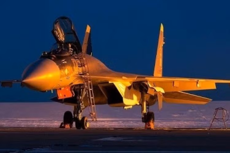 Về phía Indonesia, có lẽ họ cũng đã có sự chuẩn bị sẵn nếu như từ chối mua Su-35S của Nga, phương án được nhắc tới nhiều nhất chính là tiến thẳng lên tiêm kích tàng hình F-35 Lightning II của Mỹ.