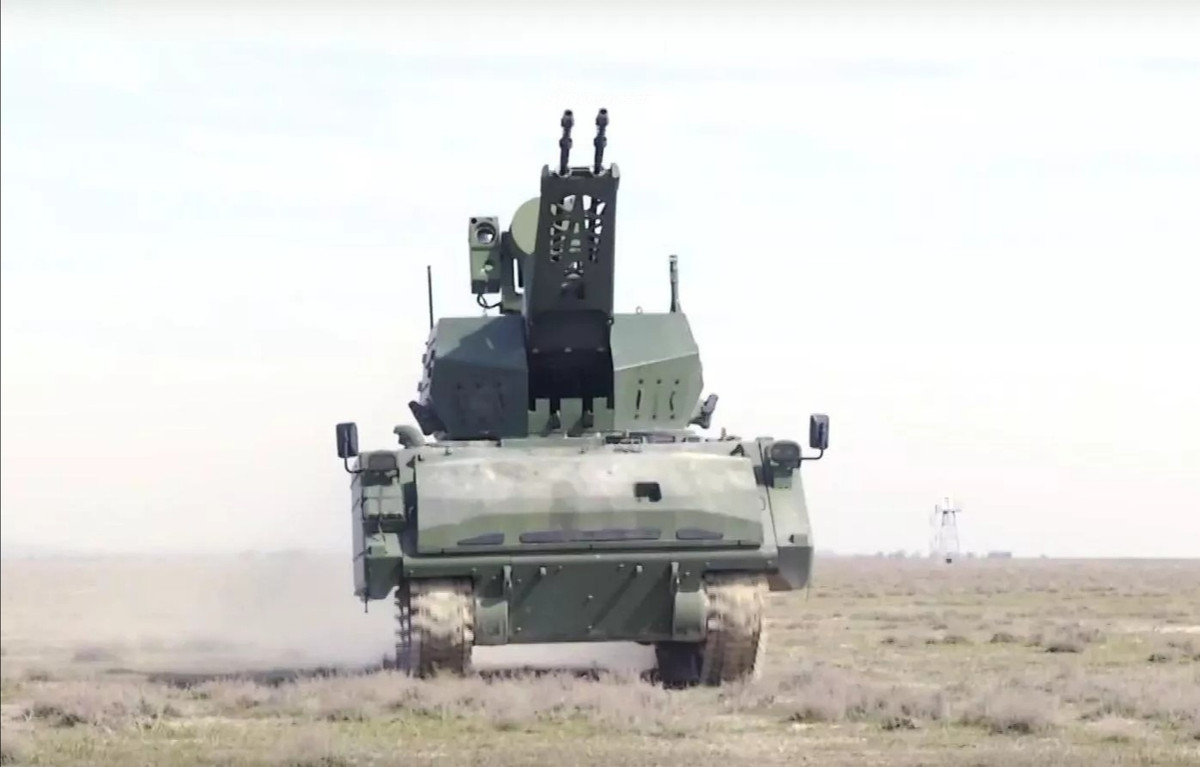 Tổ hợp pháo phòng không tự hành này sử dụng cỡ nòng 35mm. Không những có khả năng tác chiến tốt với những mục tiêu nhỏ như máy bay không người lái, Korkut còn có khả năng áp chế tốt những mục tiêu khác như tên lửa hành trình, tên lửa không đối đất,... Nguồn ảnh: Sina.