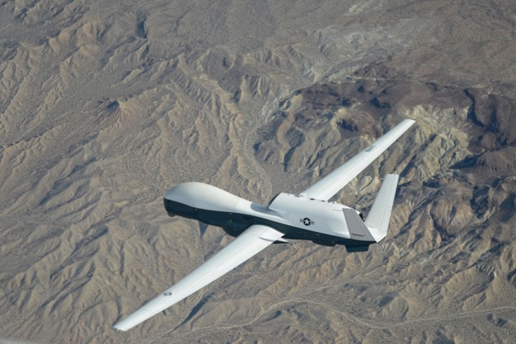 MQ-4C Triton là thế hệ máy bay không người lái (UAV) tầm siêu cao, thời gian bay dài, đảm nhiệm nhiệm vụ trinh sát và hỗ trợ cho lực lượng do thám và tuần tra trên biển của Hải quân Mỹ.
