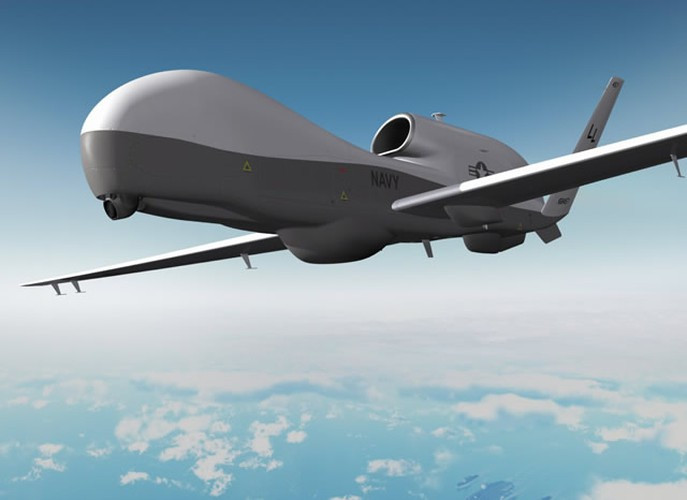 Ưu điểm nổi bật của MQ-4C Triton là được trang bị các khí tài trinh sát hiện đại nhất; trong đó có radar mạng pha chủ động AN/ZPY-3.